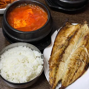 어머니와고등어 대표 사진