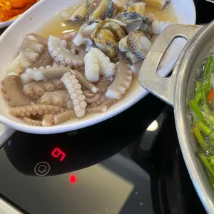 쭈꾸미와 낙지세상 고수의 해물칼국수 대표 사진