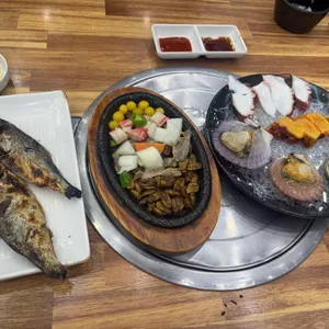 탐나종합어시장 산본역점 사진 1