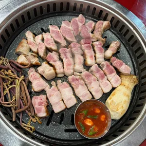 육시리 대표 사진