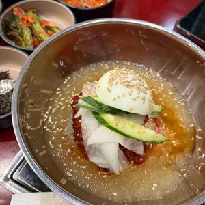 육시리 대표 사진