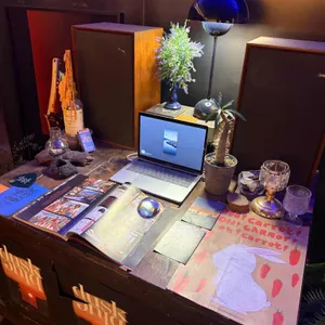 더스크블루 대표 사진