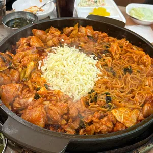 춘천집 닭갈비 막국수 대표 사진