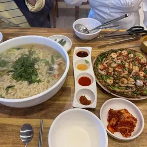 조돌칼국수 대표 사진