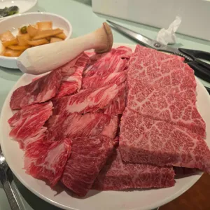 꾸석지돌판한우 사진
