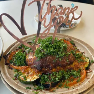 더블유슬래시 사진