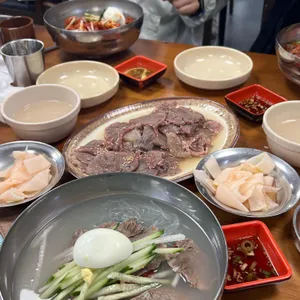 함흥냉면 대표 사진