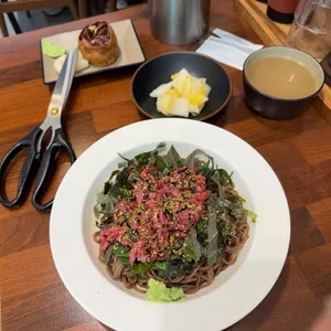 육회바른연어 대표 사진