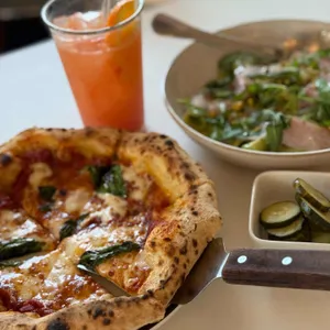 위클리 테이블 대표 사진