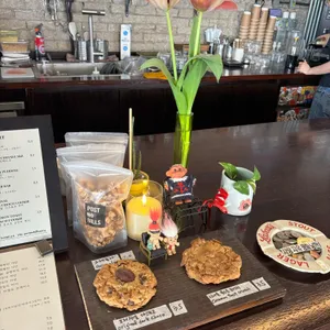 포스트 노 빌즈 리뷰 사진