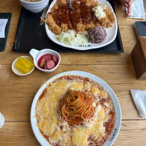홍익돈까스 사진 1
