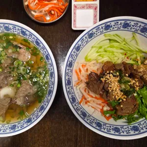 포옹남 대표 사진