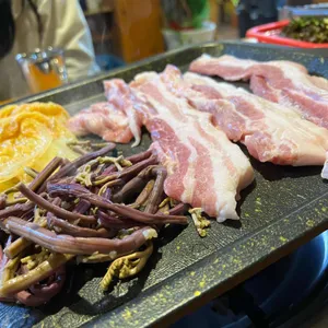 항아리숙성갈비 & 묵은지삼겹살 대표 사진