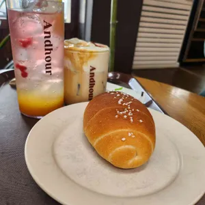 앤드아워 대표 사진