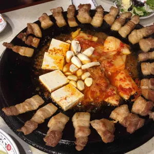 진짜무쇠삼겹 사진 1