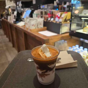 폴바셋 대표 사진