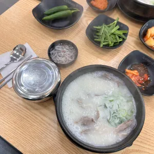 조선돼지국밥 대표 사진