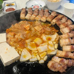진짜무쇠삼겹 사진 1