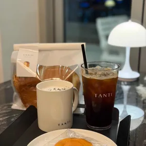 탄티 사진 1