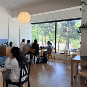 덴하그 리뷰 사진