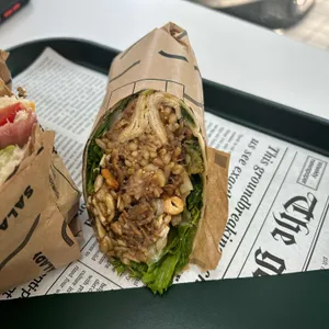 샐러디 사진 1