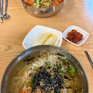 망향 비빔국수 사진 1