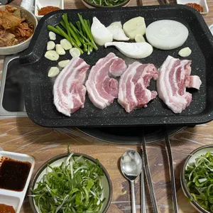 왕돈 대표 사진