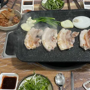 왕돈 대표 사진