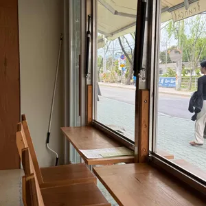 런치 대표 사진