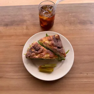 런치 대표 사진