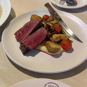 졸리연남 사진