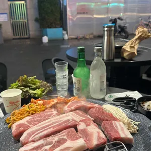 987솥뚜껑삼겹살 대표 사진