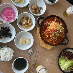 마카다 대표 사진