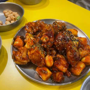 냠냠숯불두마리치킨 사진 1