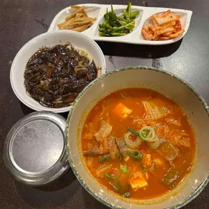 봉주르정식 사진 1