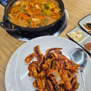 돼지찌개그리고석쇠불고기 사진