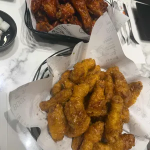 교촌치킨 사진