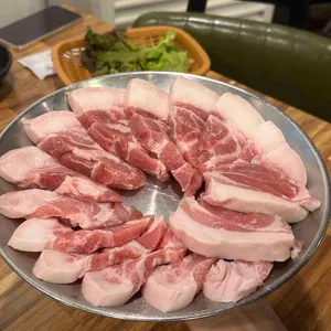 빼돌린뒷고기 사진 1