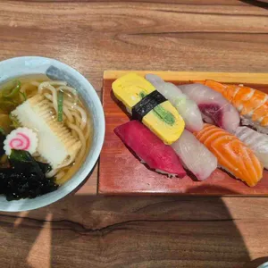 경찰서옆초밥집 사진