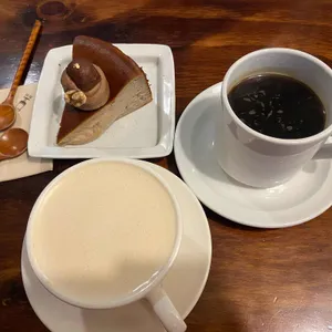 카페 조각 사진 1