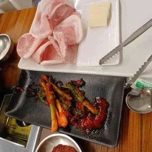 대판 솥뚜껑김치삼겹살 대표 사진