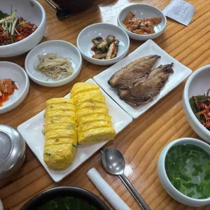 앞뜰식당 대표 사진