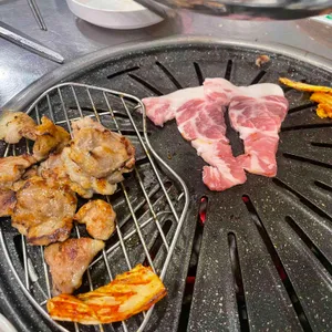 교문 뒷고기 사진 1