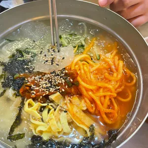 덤 사진 1
