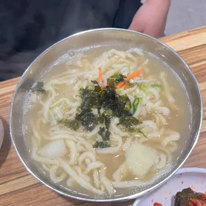 청담칼국수 사진 1