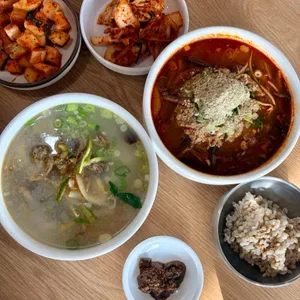 힘센낙지& 황제칼국수 사진 1