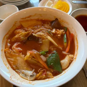 진아춘 사진