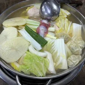 오복 닭한마리앤칼국수 사진 1