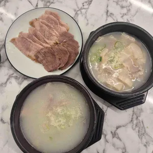 청화백돼지국밥 사진 1