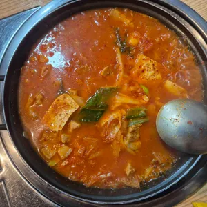 친구네 돼지찌개두루치기 사진 1
